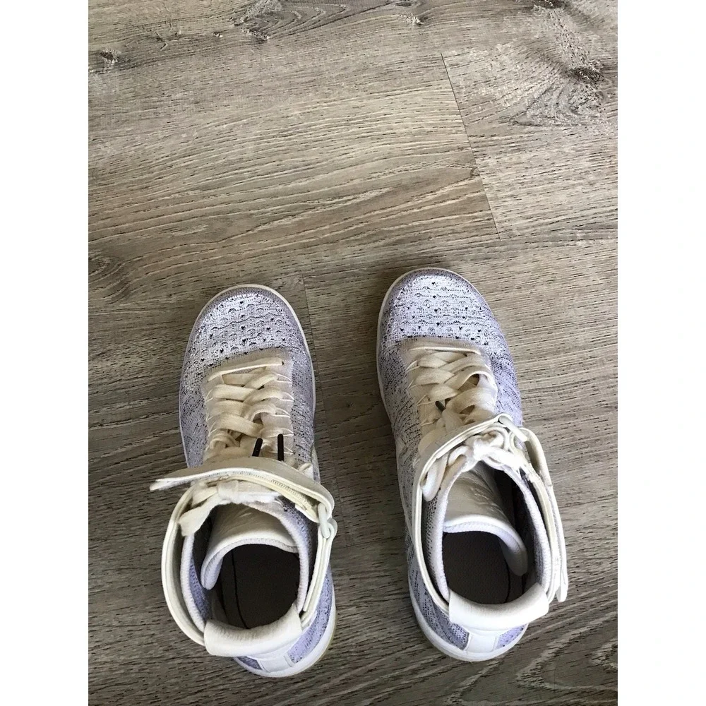 Nike Air Force 1 Womens Ultra Flyknit Sneakers Ankle 818018-101  Shoes Size 8.5